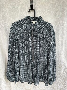 Max Studio Navy and White Geometric Pullover Blouse